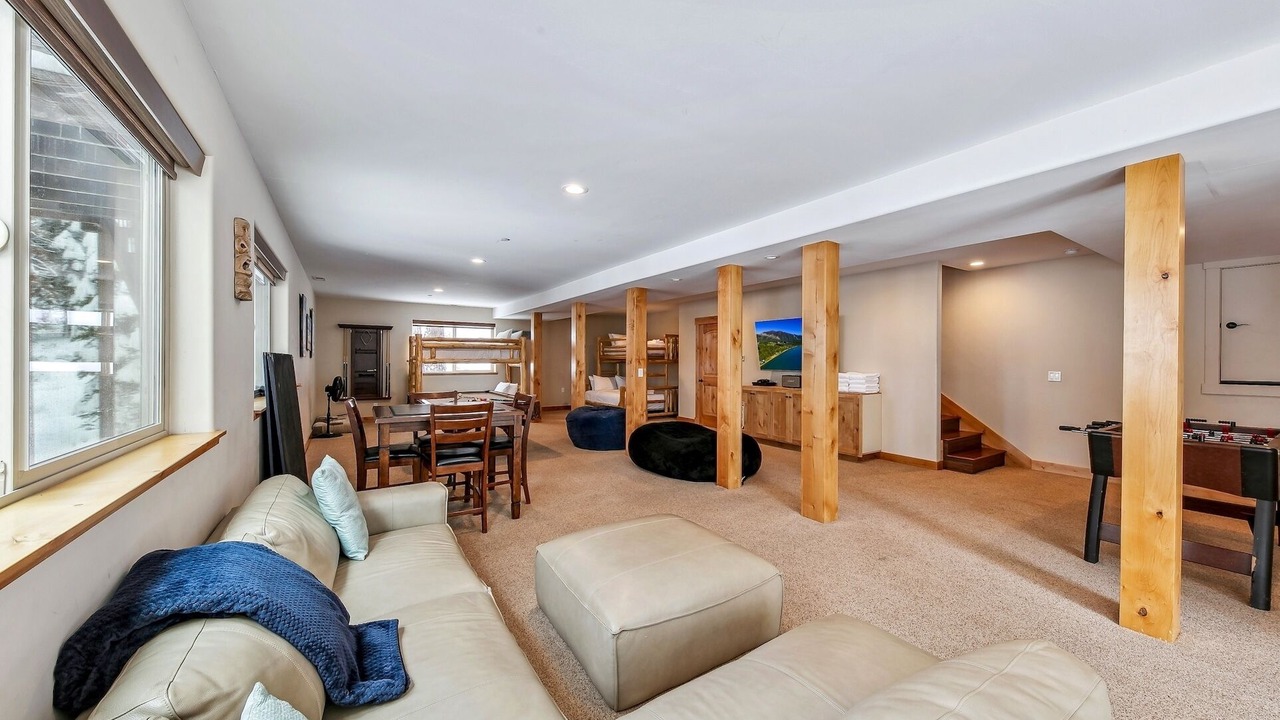 Photo of Livingroom in Pioneer Trail