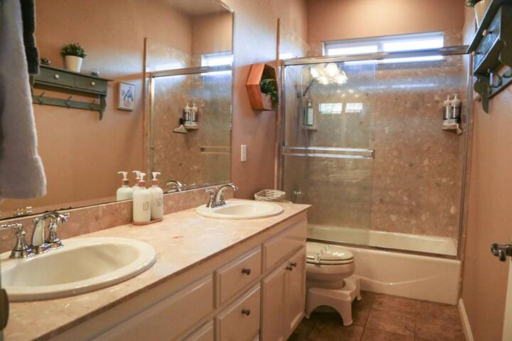 Photo of Bathroom in Hollister