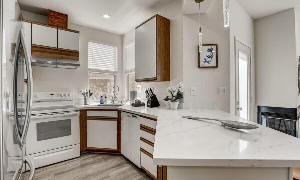 Photo of Kitchen in Edgemar - Pacific Manor