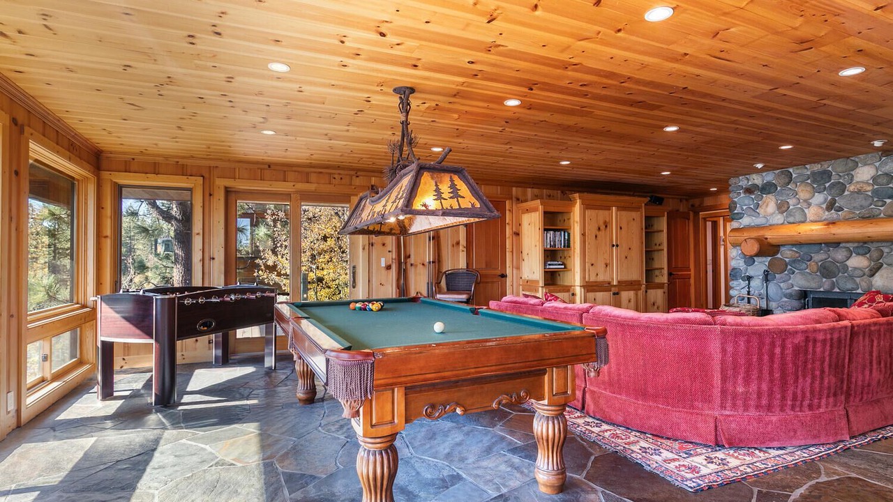 Photo of Bedroom in Lake Forest