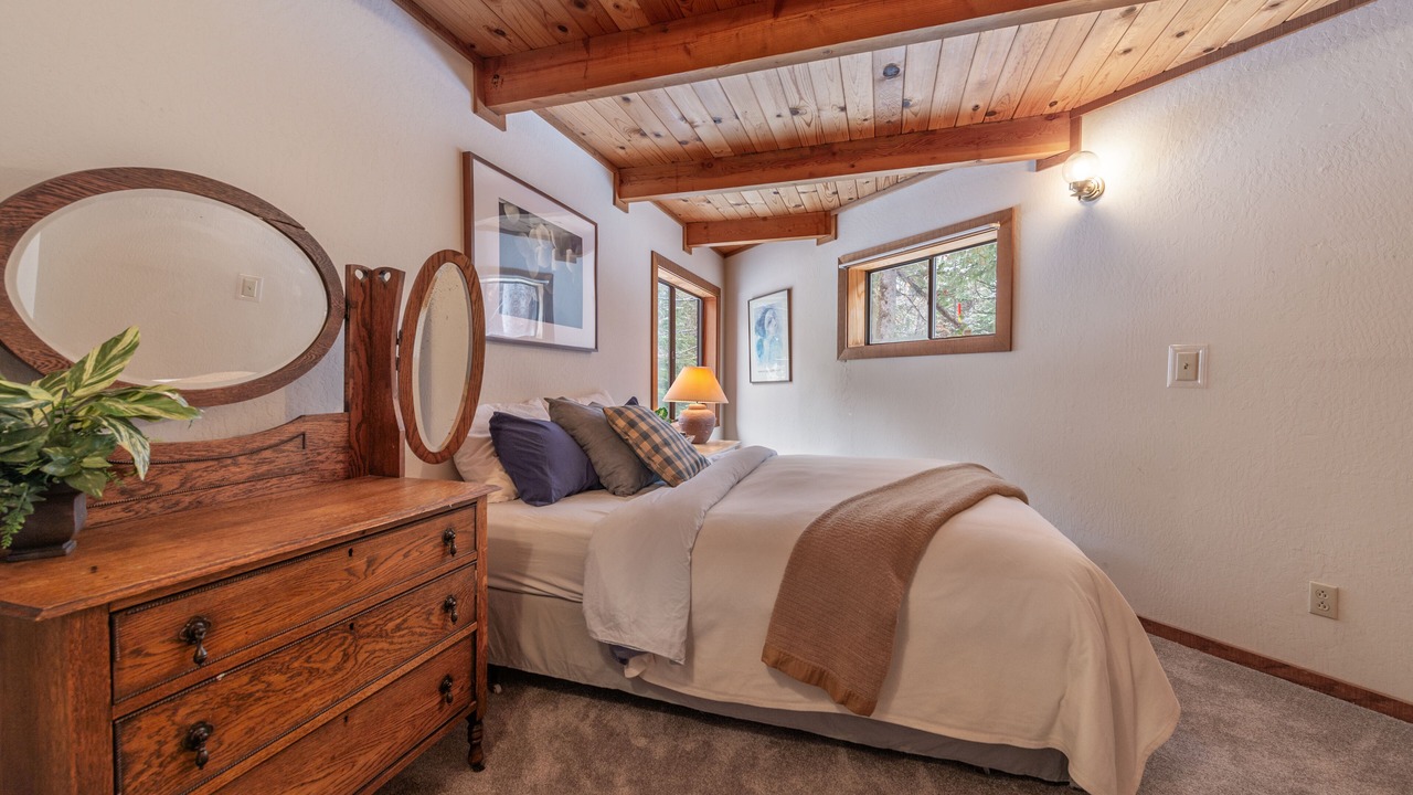 Photo of Bedroom in Alpine Meadows