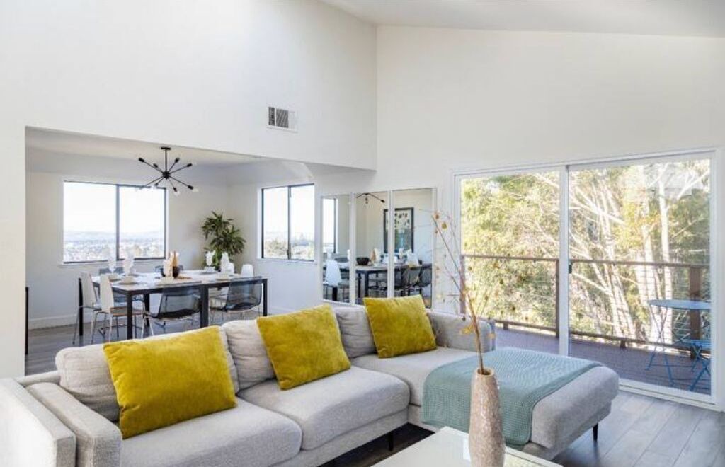 Photo of Livingroom in Leona Heights
