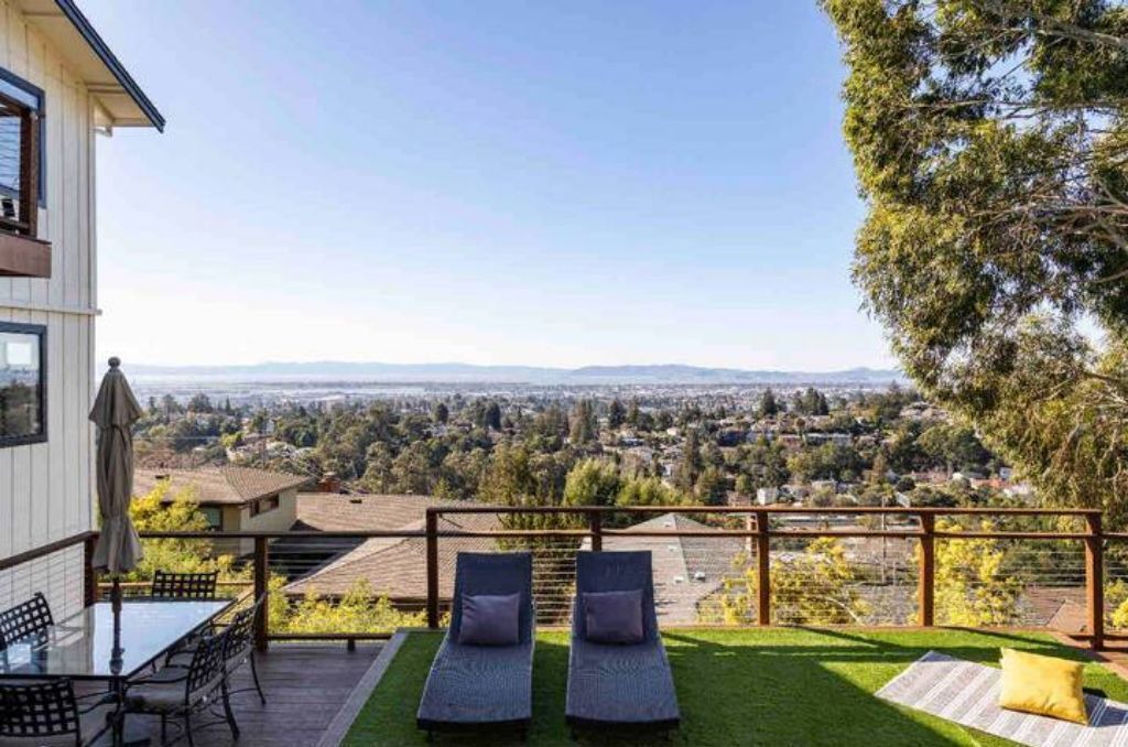 Photo of Outdoor in Leona Heights