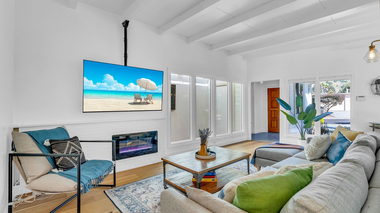 Photo of Livingroom in Edgemar - Pacific Manor