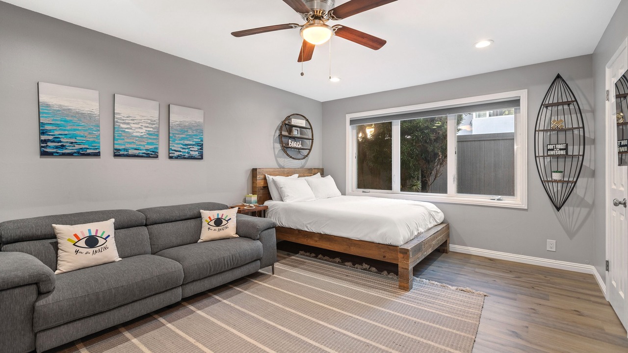 Photo of Livingroom in Alamitos Beach