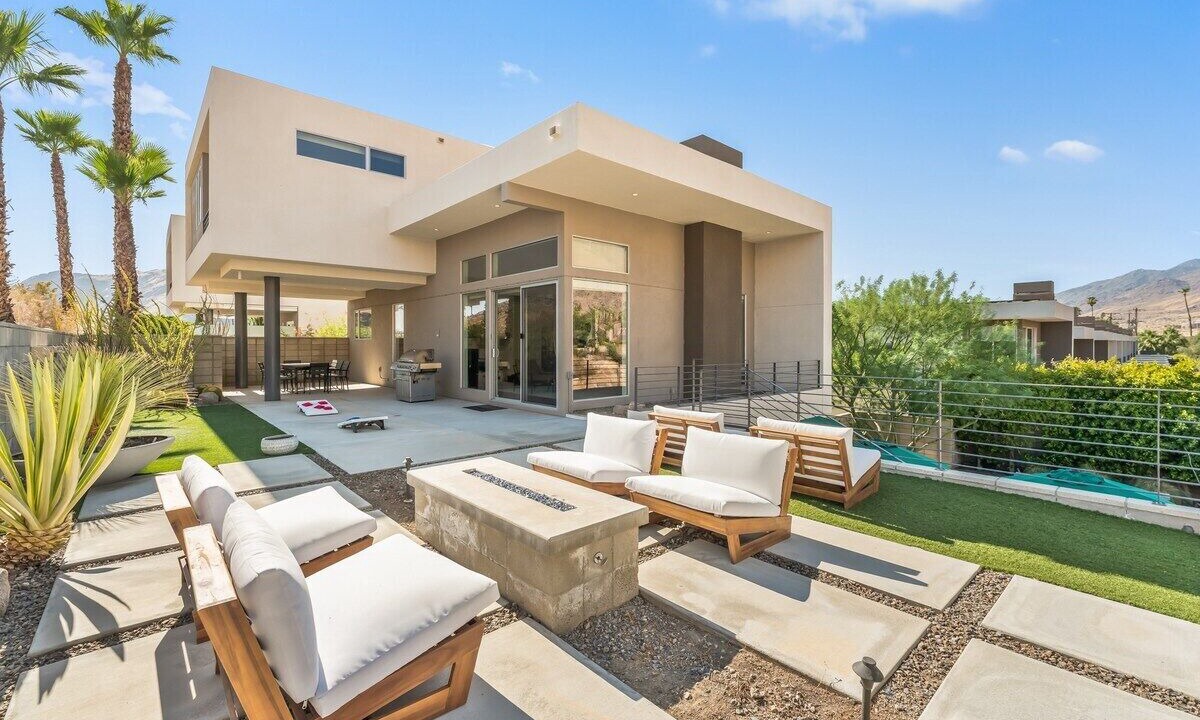 Photo of Patio Balcony in Canyon Corridor