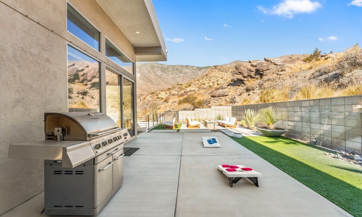 Photo of Patio Balcony in Canyon Corridor