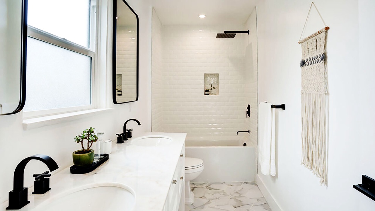 Photo of Bathroom in Park Mesa Heights