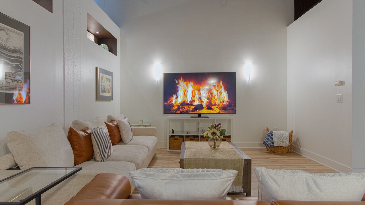 Photo of Livingroom in Cortez Hill