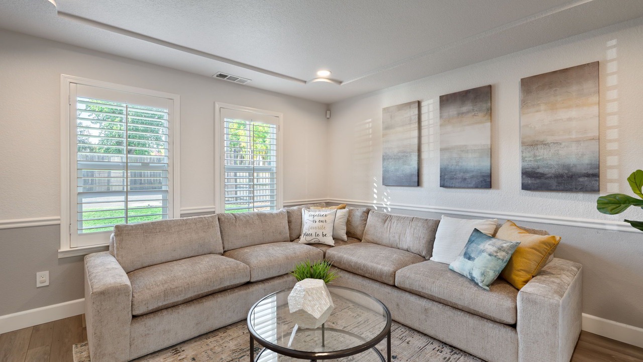 Photo of Livingroom in Orangevale