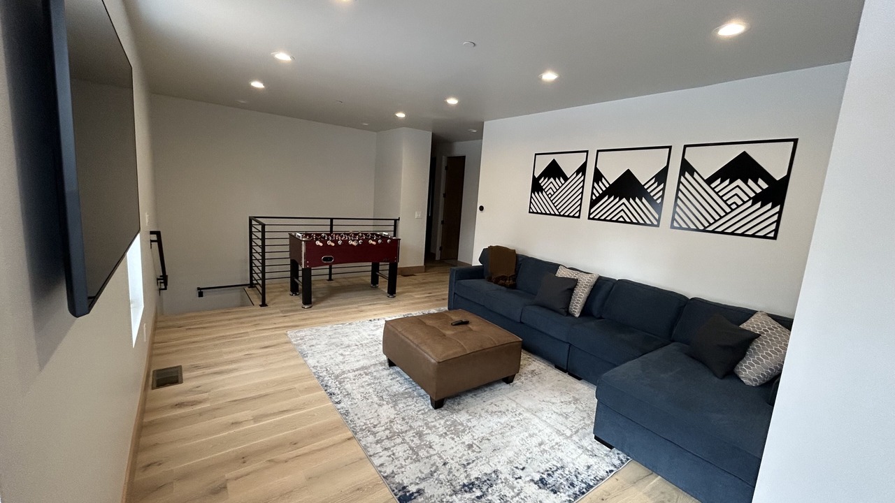 Photo of Livingroom in Serene Lakes