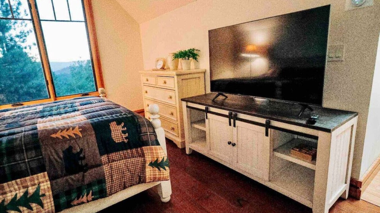 Photo of Bedroom in Gold Mountain