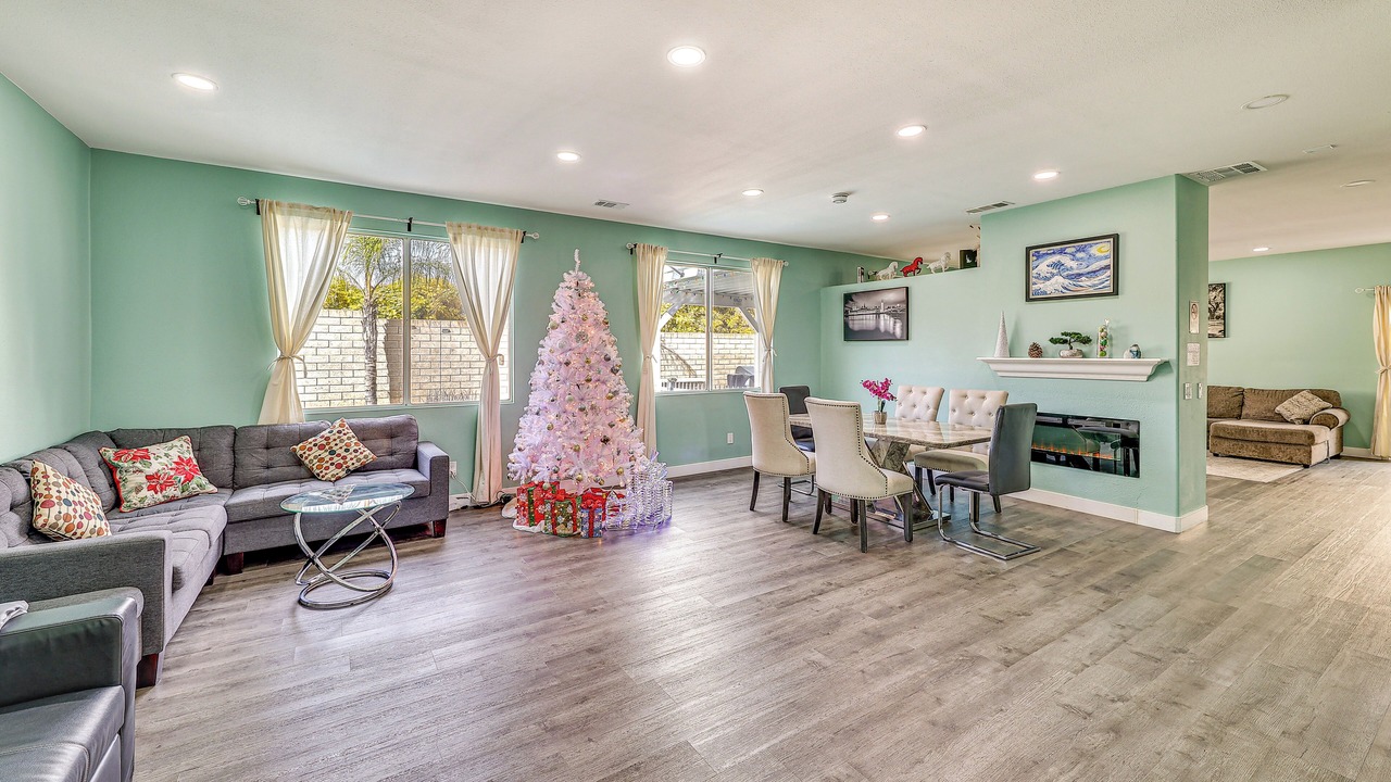 Photo of Livingroom in Lake Elsinore
