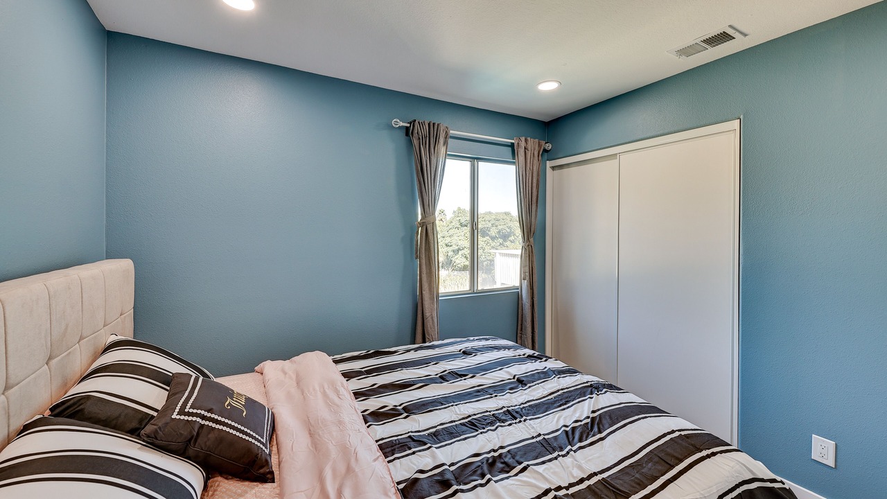 Photo of Bedroom in Lake Elsinore