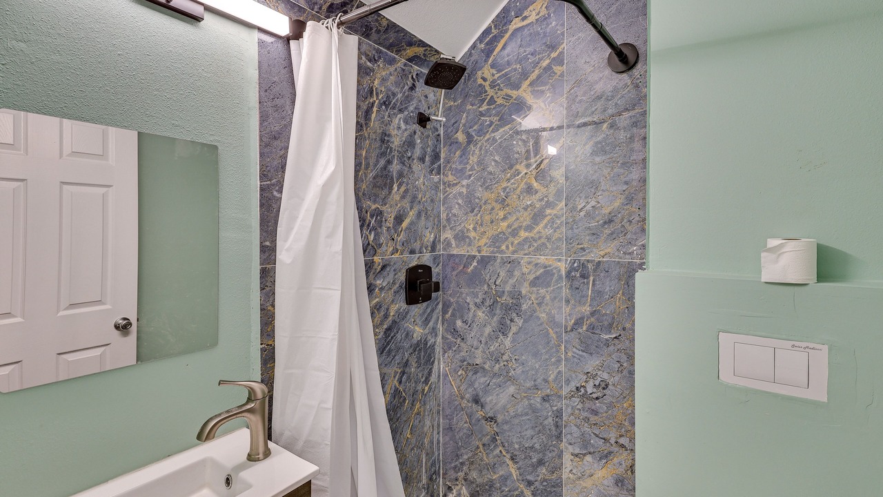 Photo of Bathroom in Lake Elsinore