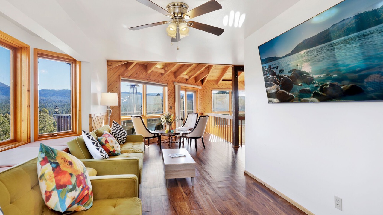 Photo of Livingroom in Whispering Forest