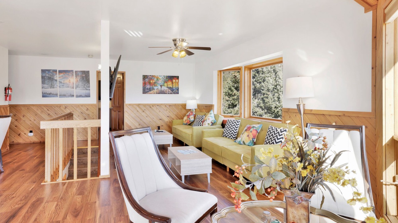 Photo of Livingroom in Whispering Forest