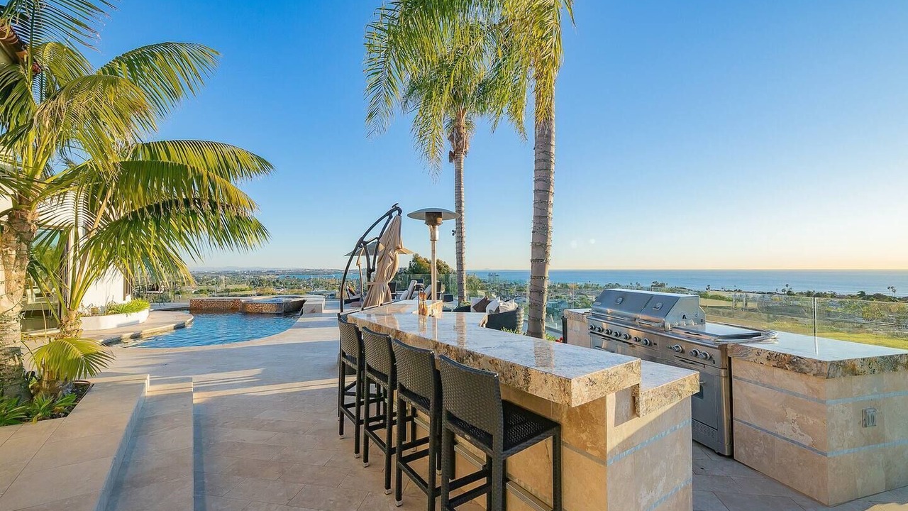 Photo of Patio Balcony in La Jolla Mesa