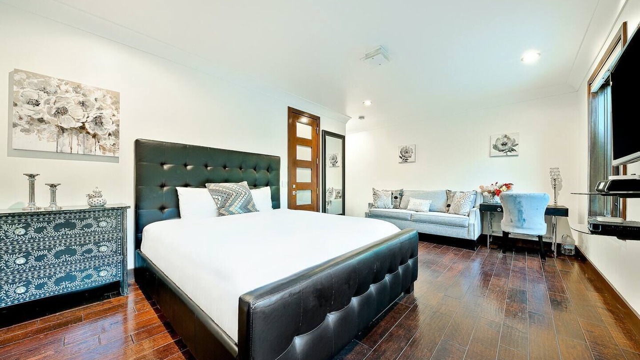Photo of Bedroom in La Jolla Mesa