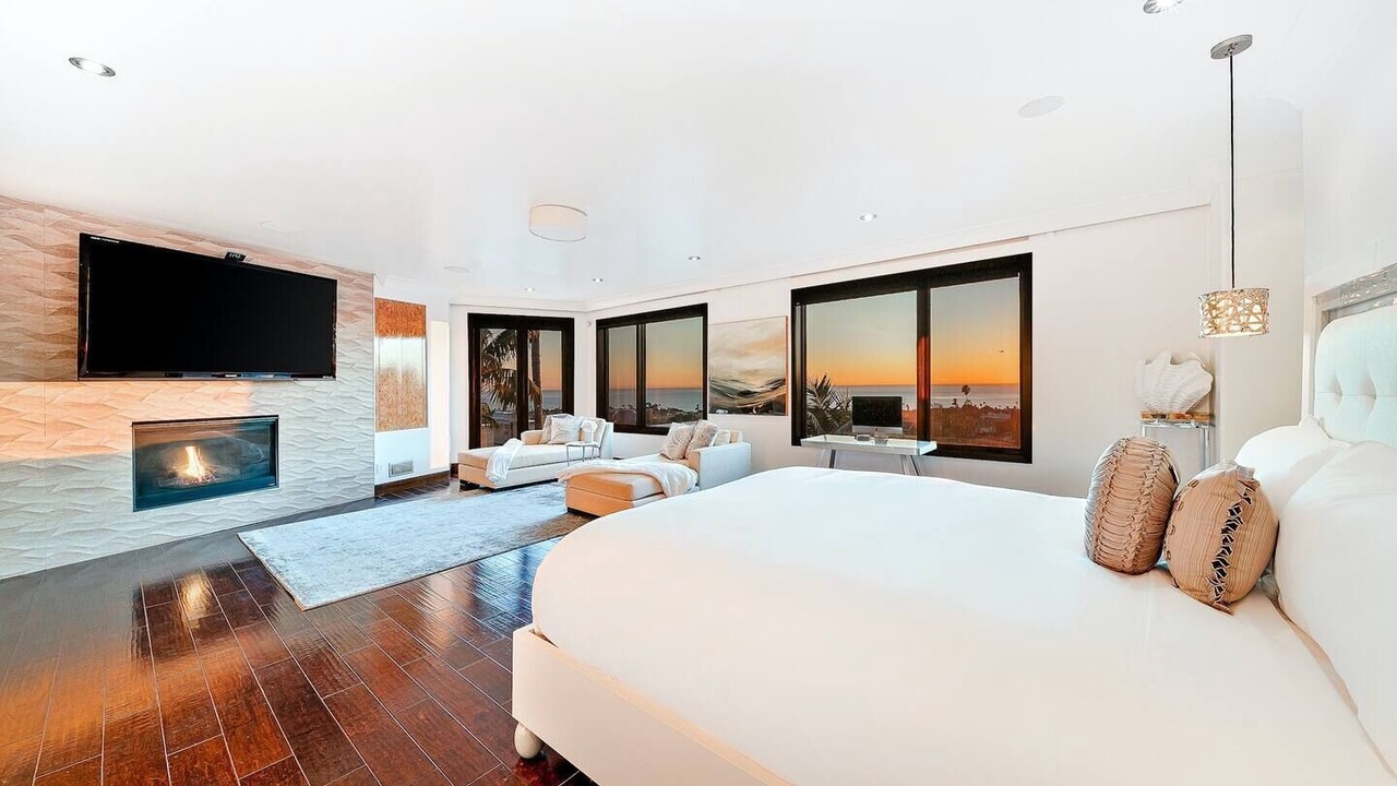 Photo of Bedroom in La Jolla Mesa