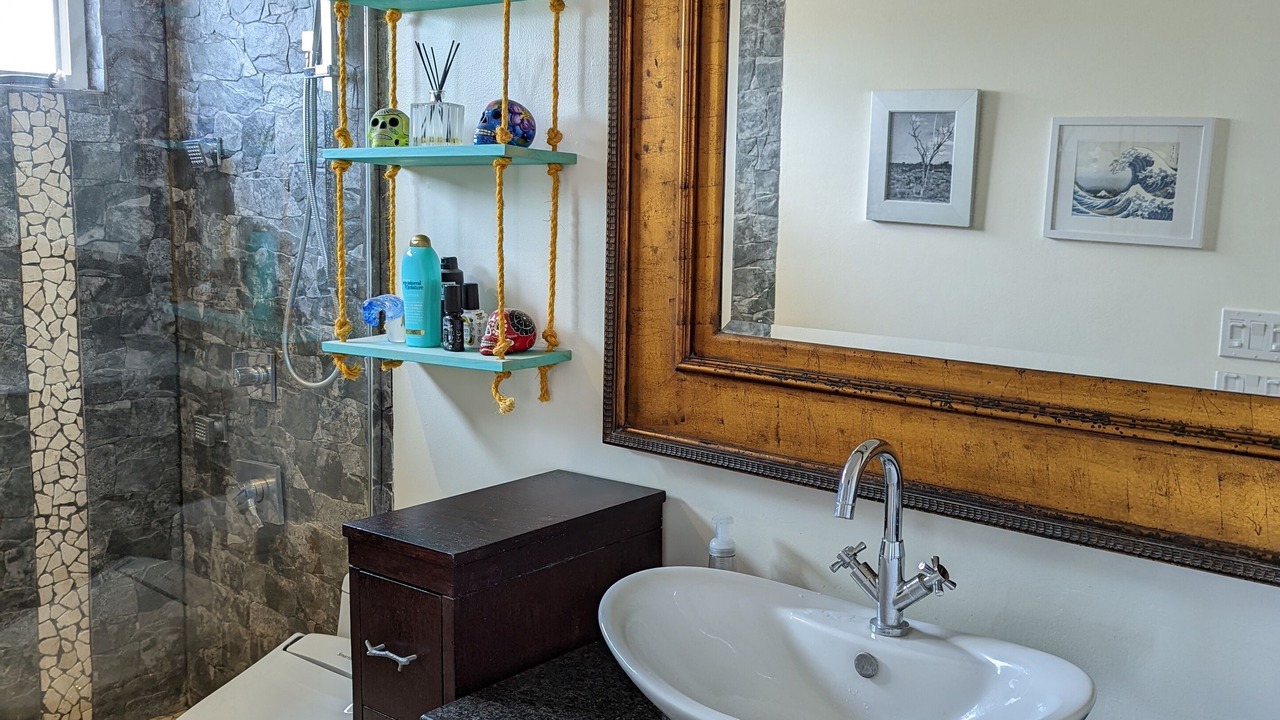 Photo of Bathroom in Sunset Cliffs