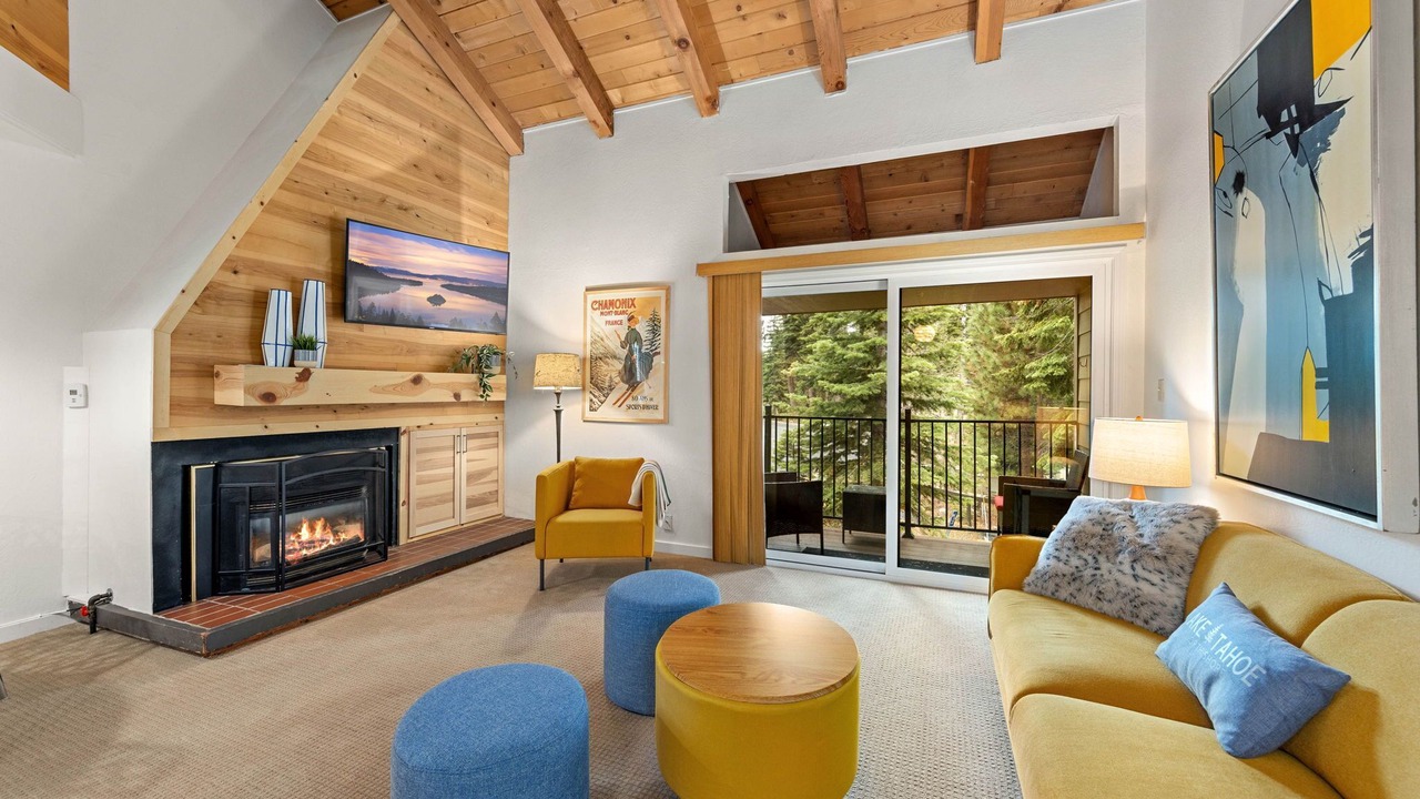 Photo of Livingroom in Carnelian Woods