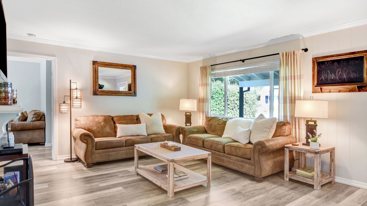 Photo of Livingroom in Boyes Hot Springs
