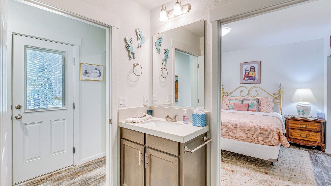 Photo of Bathroom in Apple Hill