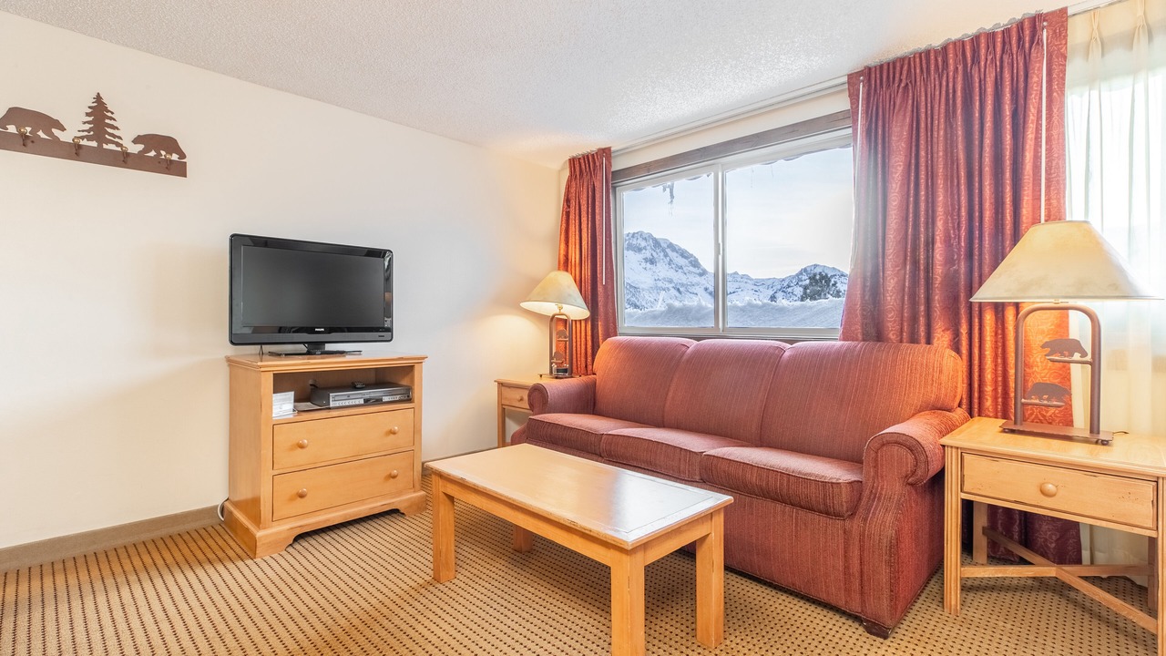 Photo of Livingroom in June Lake