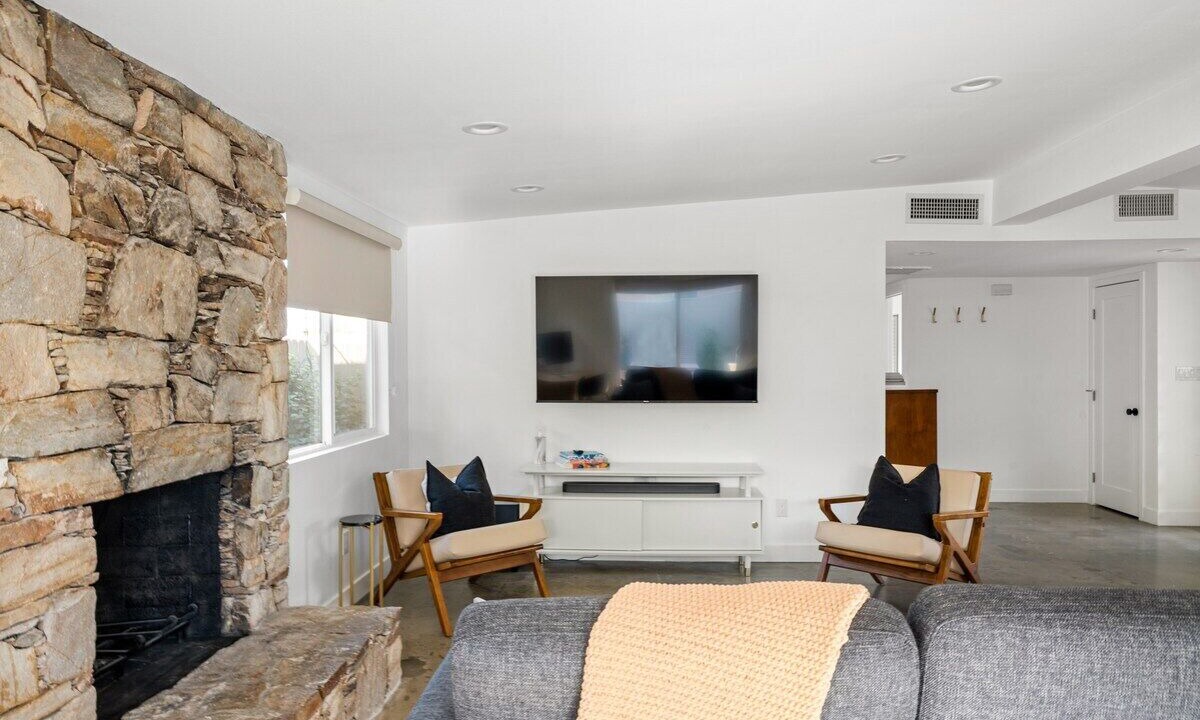 Photo of Livingroom in Desert Club Estates