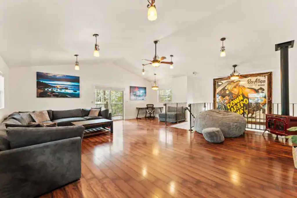 Photo of Livingroom in Graeagle