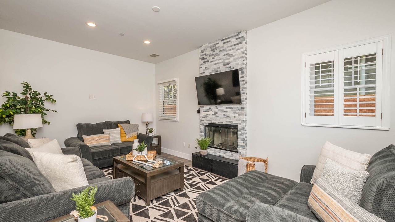 Photo of Livingroom in Grant Hill