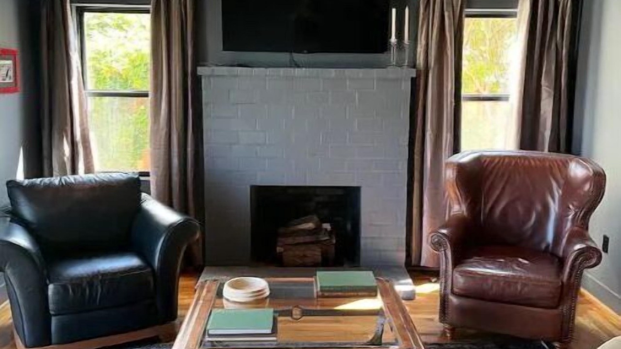 Photo of Livingroom in Eureka