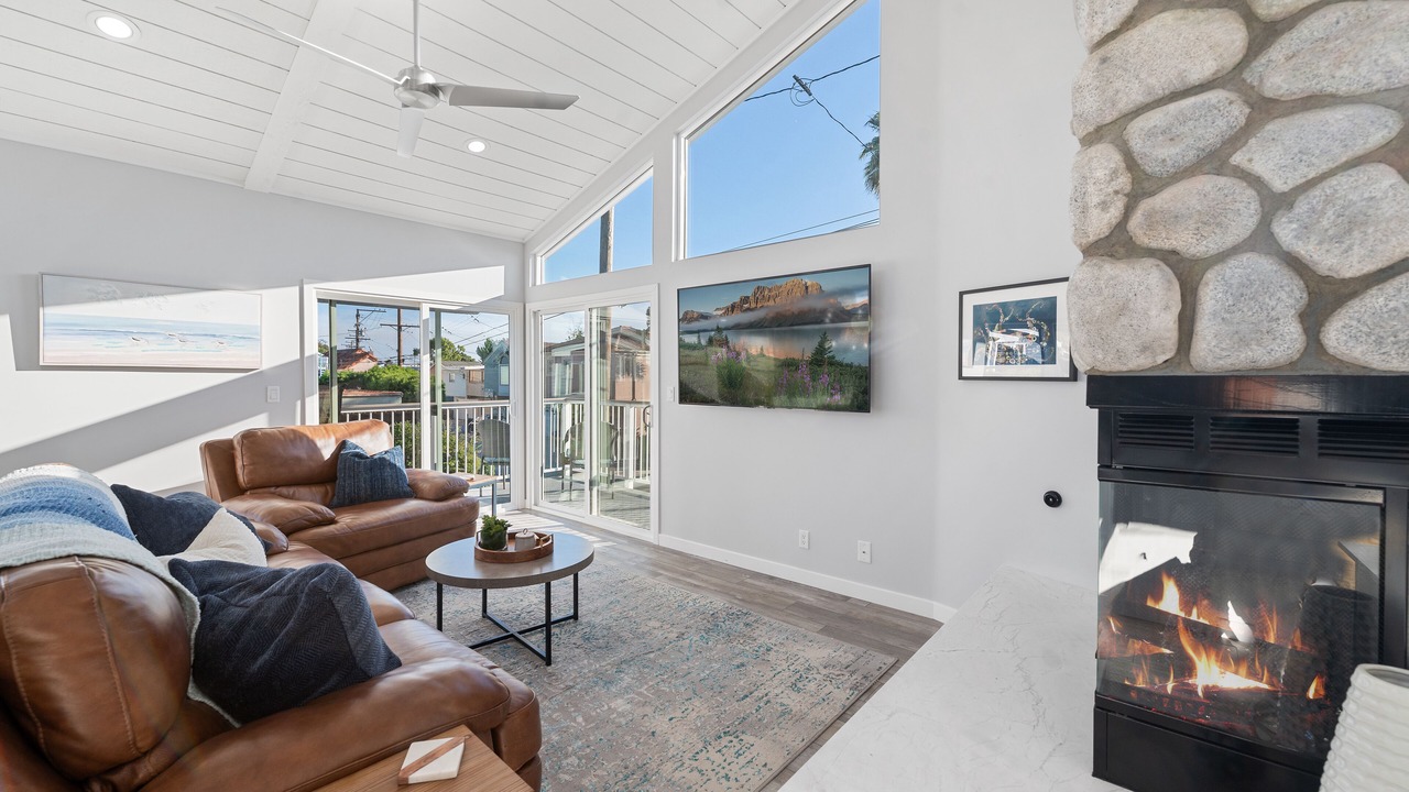 Photo of Livingroom in Old Towne