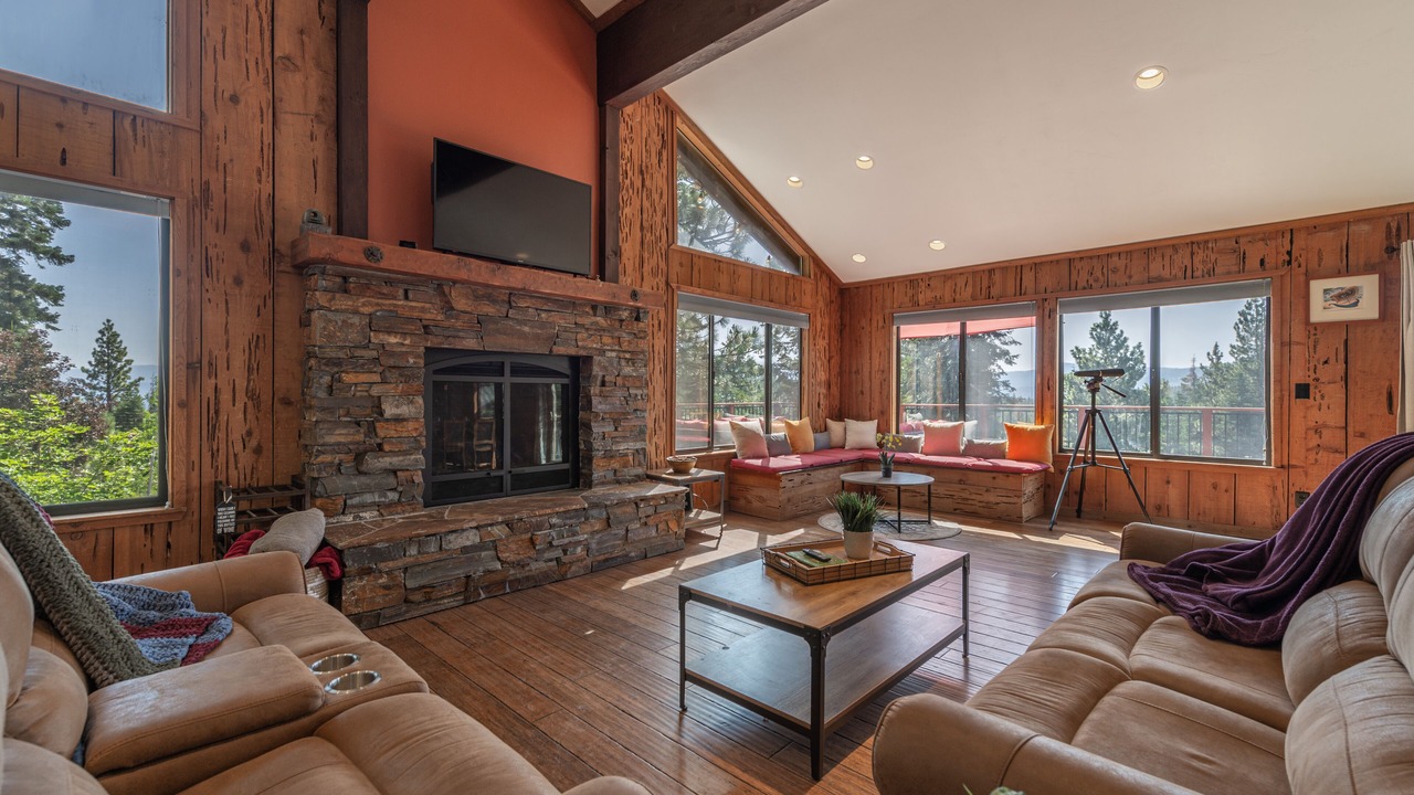 Photo of Livingroom in Ponderosa Palisades