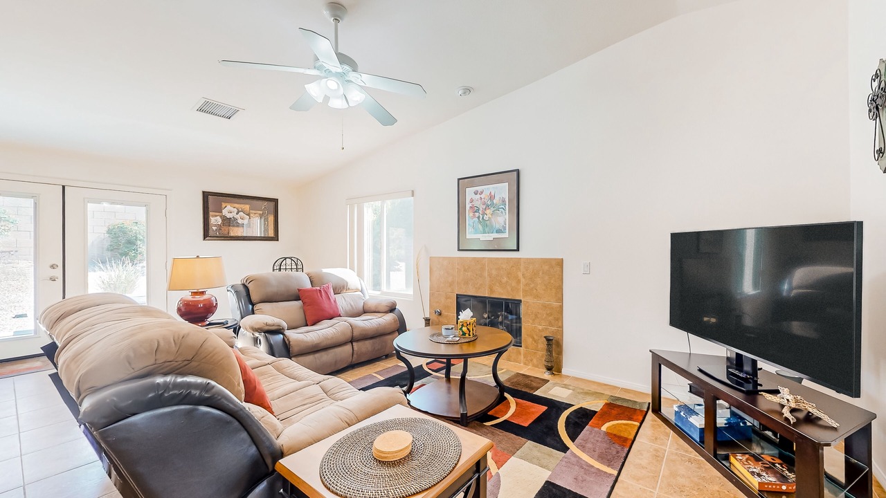 Photo of Livingroom in Desert Hot Springs