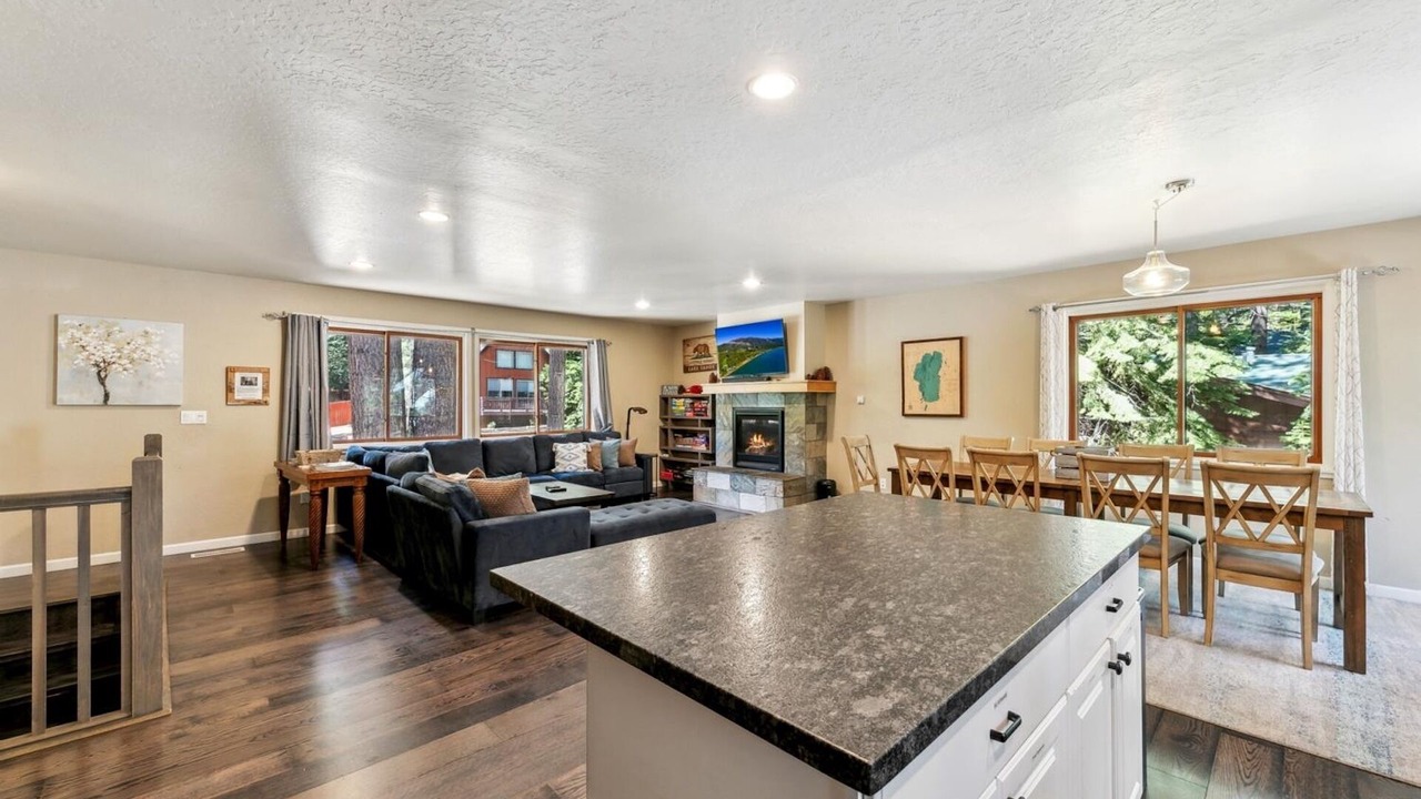 Photo of Livingroom in Tahoe Paradise