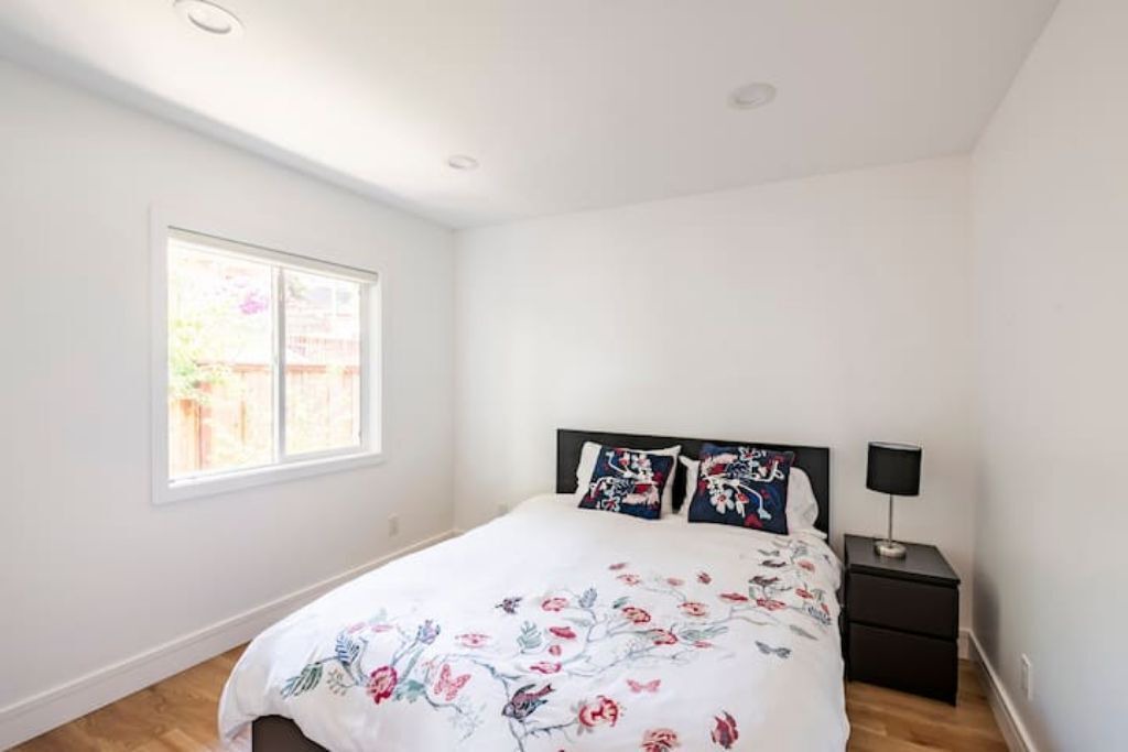 Photo of Bedroom in Oakland