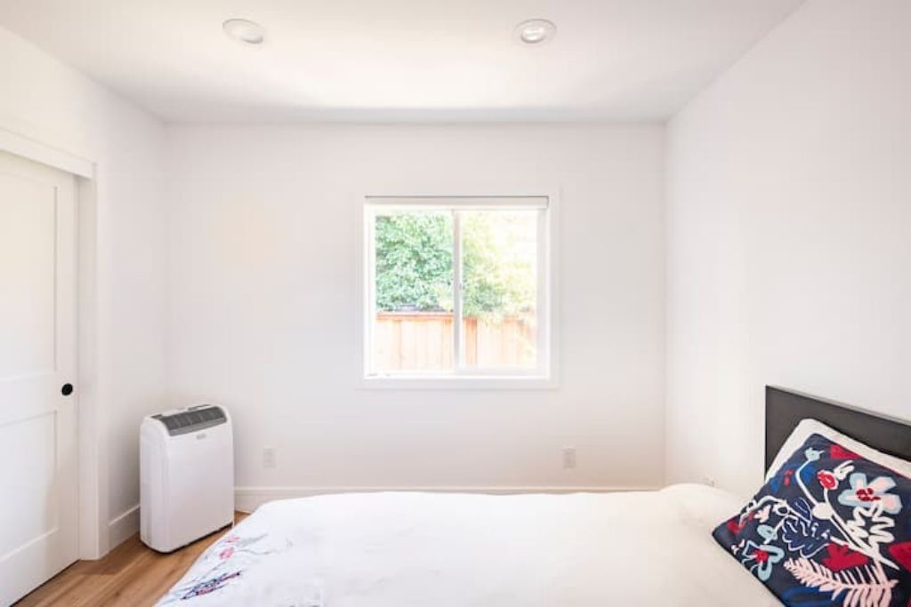 Photo of Bedroom in Oakland