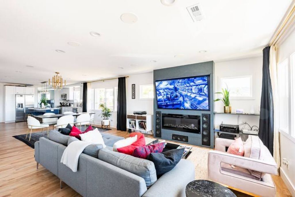 Photo of Livingroom in Oakland