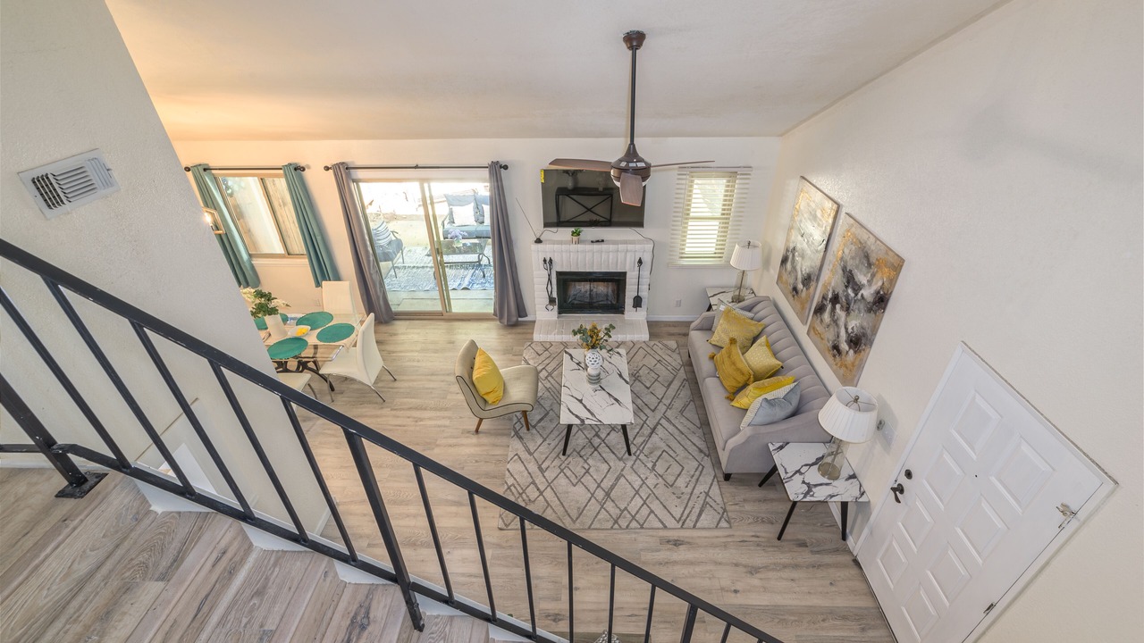 Photo of Livingroom in Foothill Farms