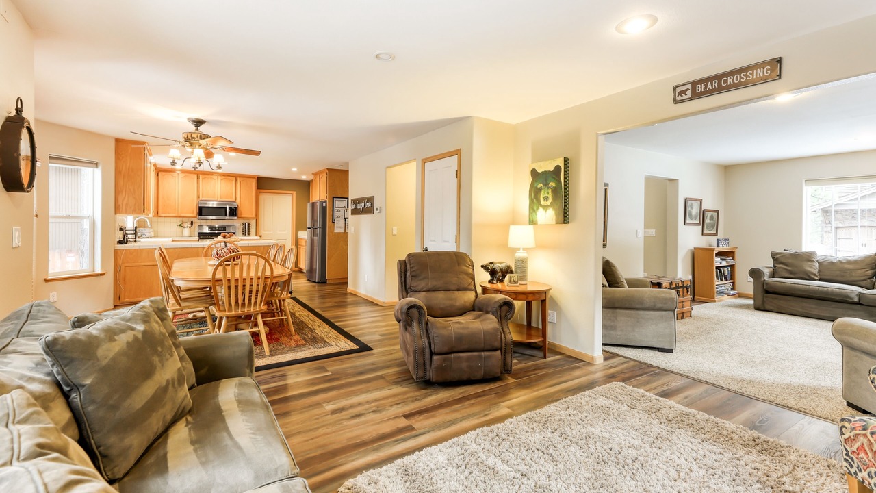 Photo of Livingroom in Montgomery Estates
