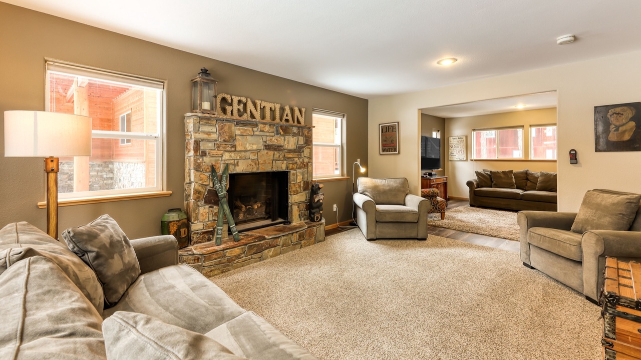 Photo of Livingroom in Montgomery Estates