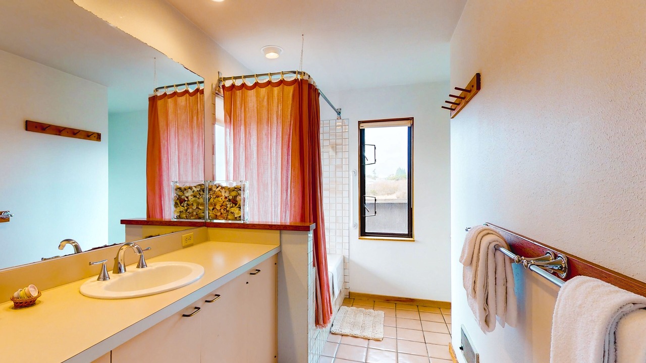 Photo of Bathroom in Sea Ranch