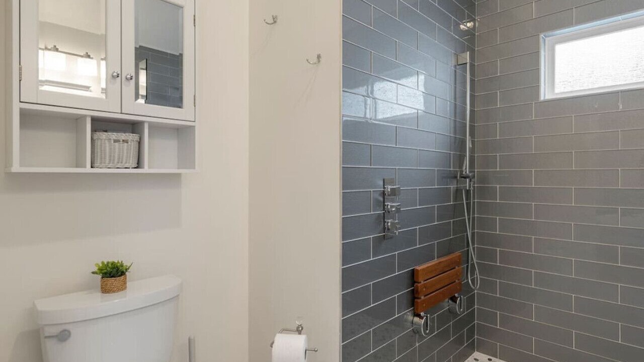 Photo of Bathroom in Harbor