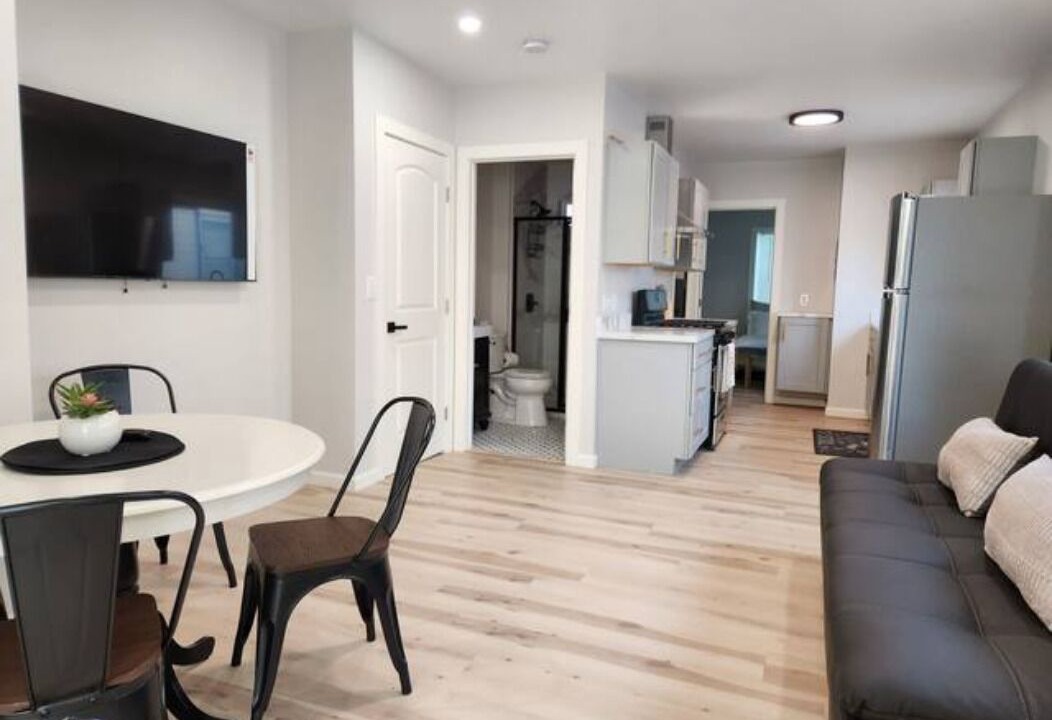 Photo of Livingroom in South Berkeley