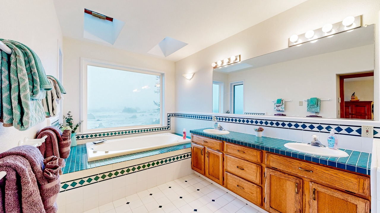 Photo of Bathroom in Crescent City