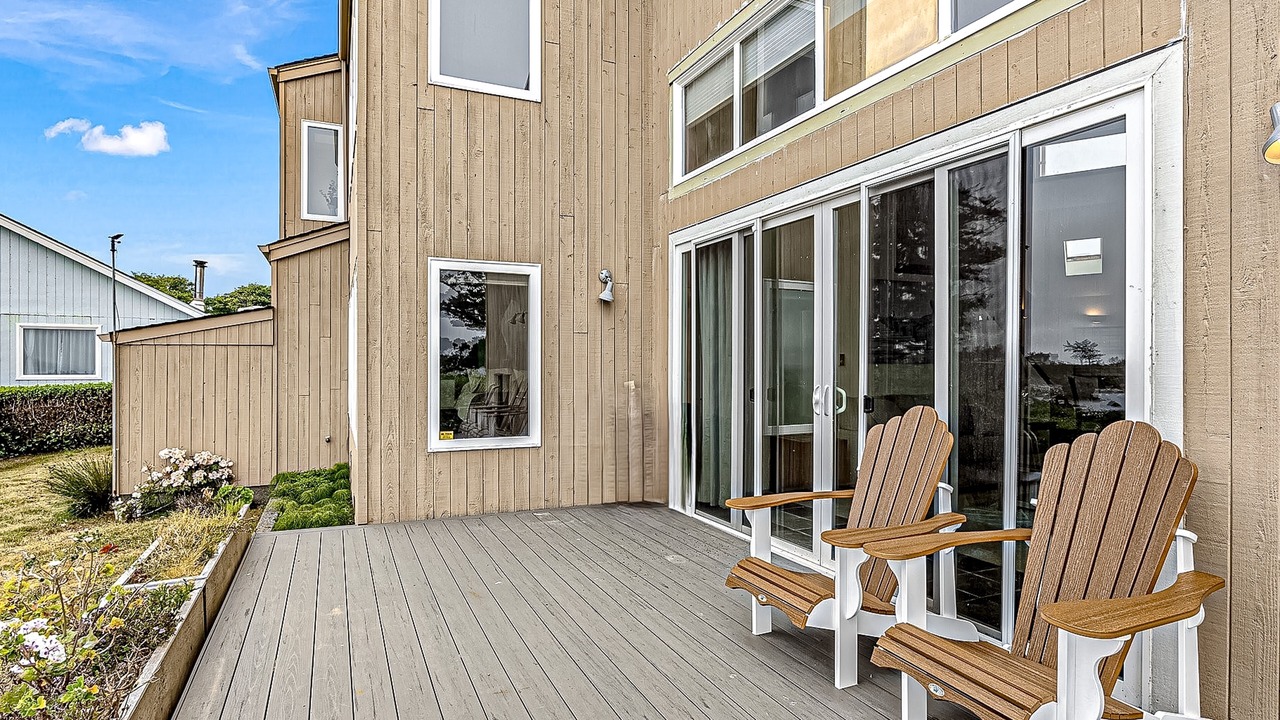 Photo of Patio Balcony in Crescent City