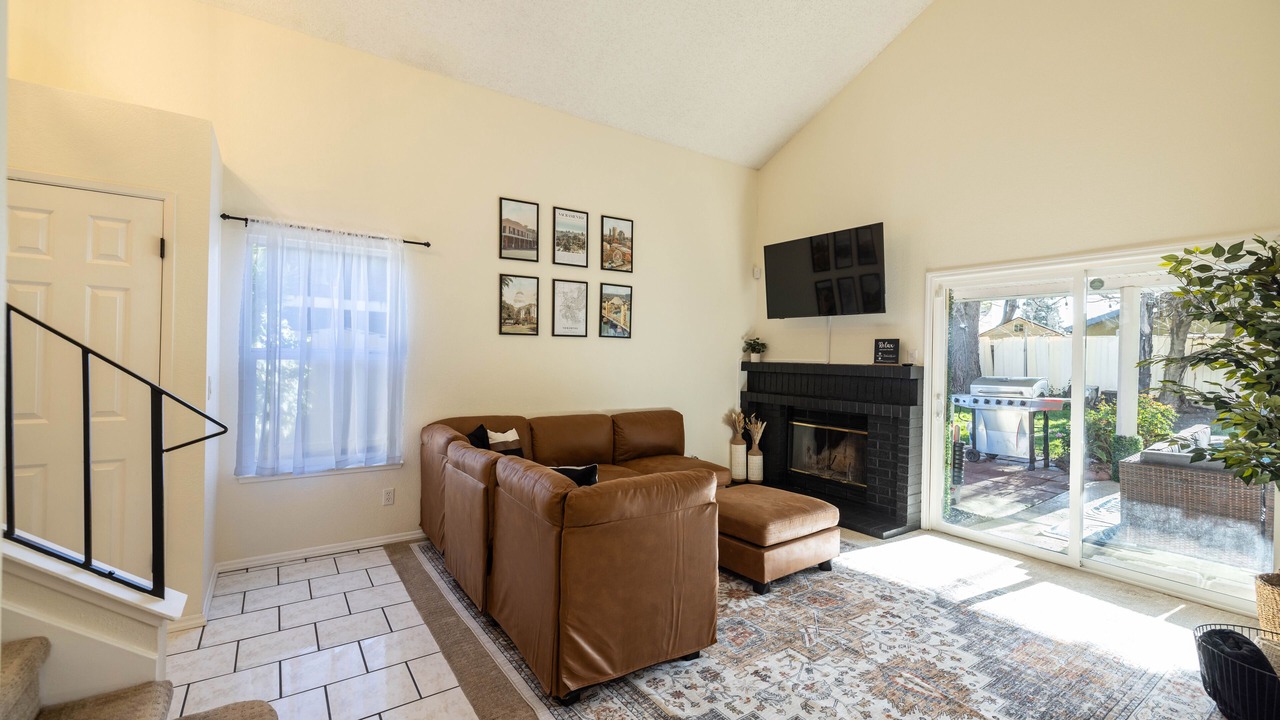 Photo of Livingroom in South Natomas