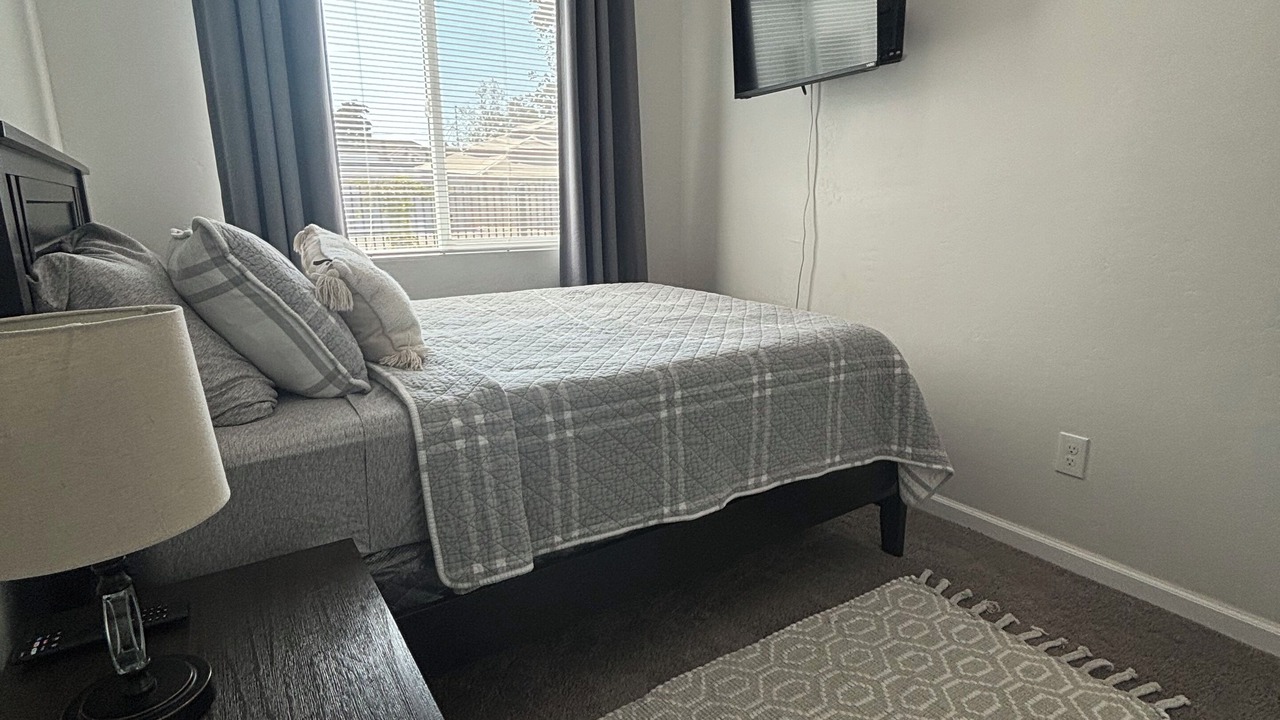 Photo of Bedroom in Porterville
